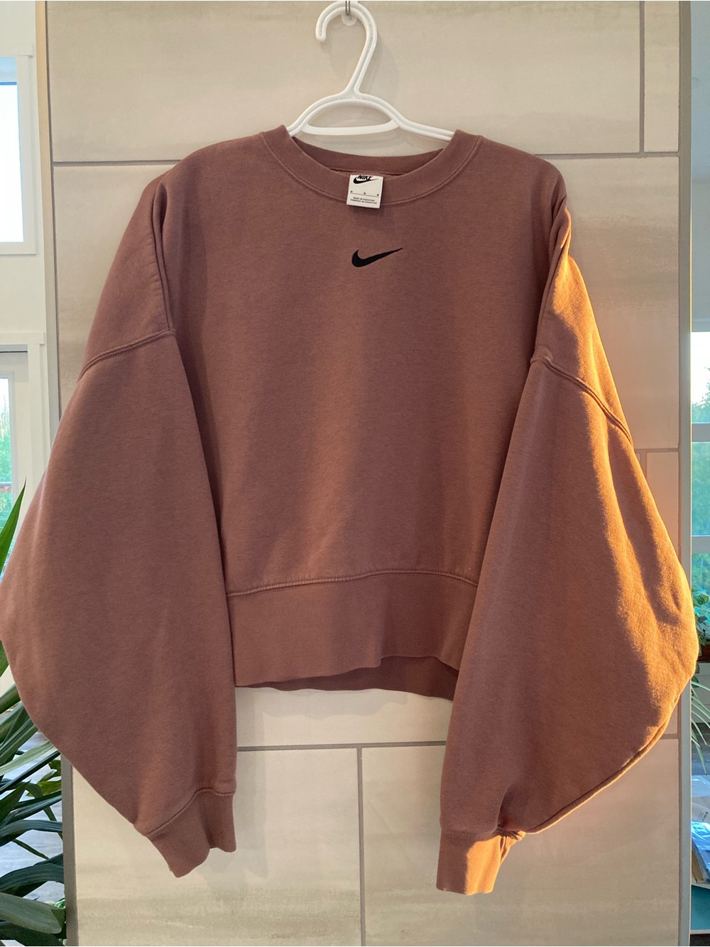 Nike Women's Dusty Mauve Cropped Crew Sweatshirt